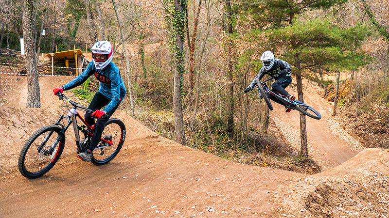 INTENSE EUROPE UPDATE: 4 RIDERS BIKE PARK 2021 COLLAB