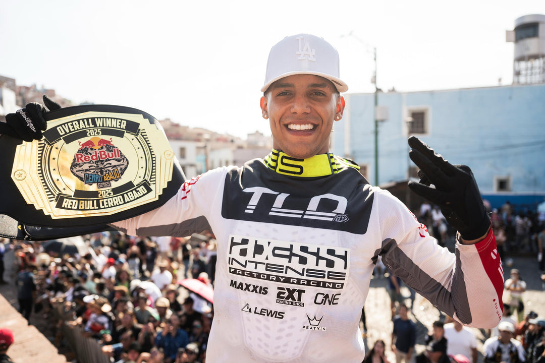 Juanfer Vélez Clinches His Third Straight Red Bull Cerro Abajo Title in Style