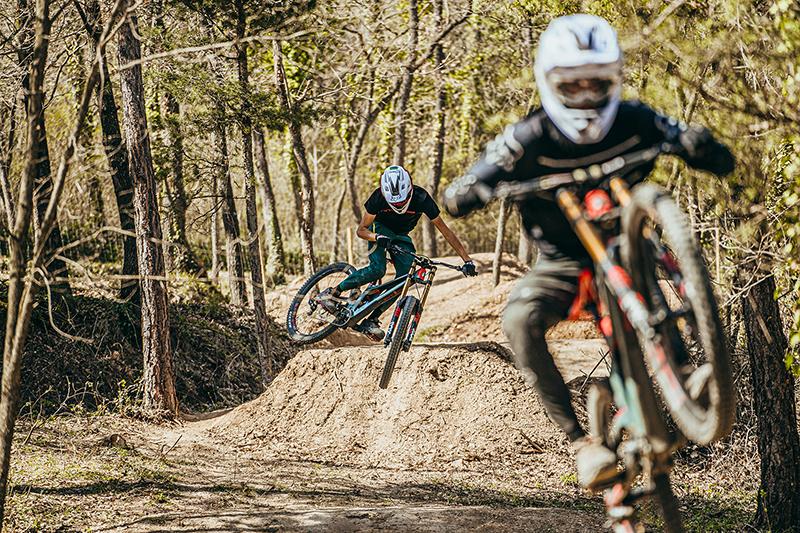 INTENSE RACE TRACK AT THE 4 RIDERS BIKE PARK IS GO!