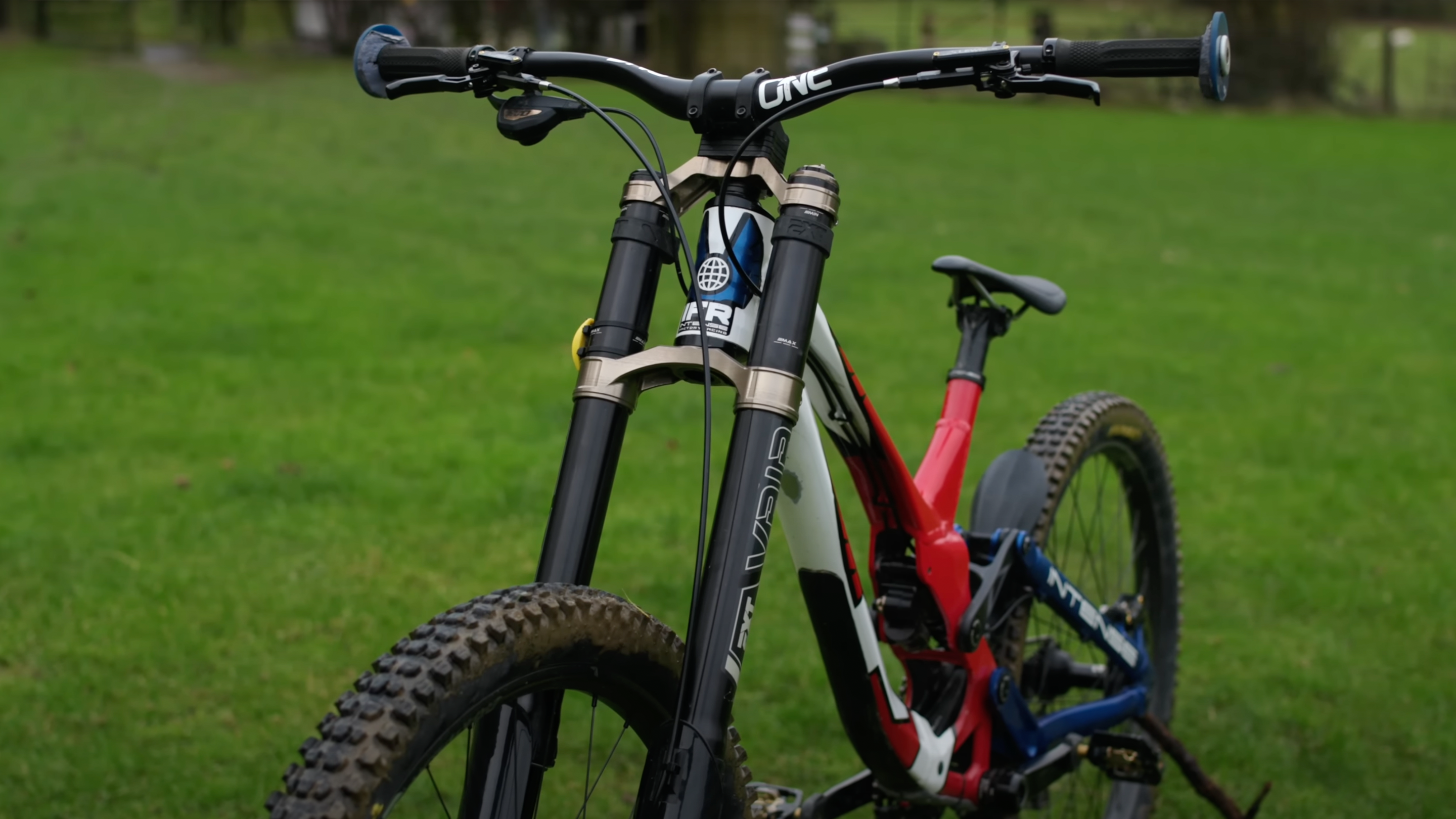 INTENSE Factory Racing Partners with EXT Suspension: A New Era in Down ...
