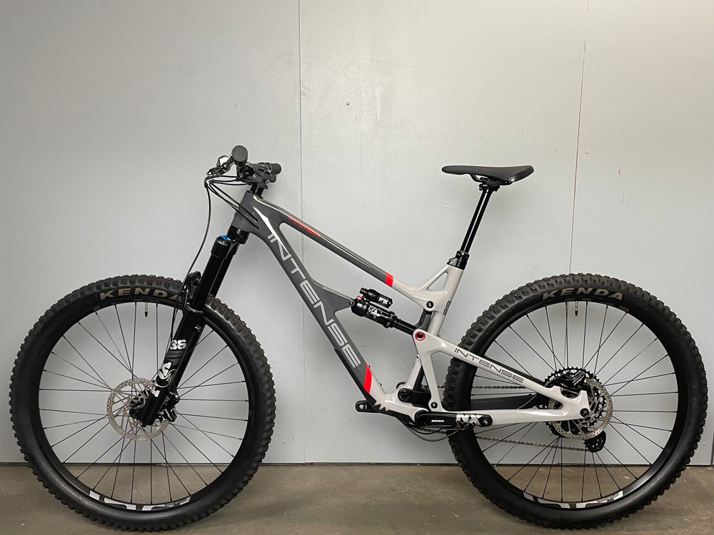 2022 PRIMER 29 EXPERT GLOSS GREY - REFURBISHED -  LARGE