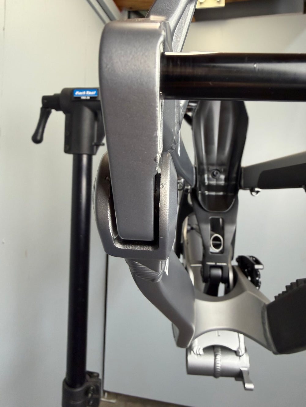 M1 FRAME TITANIUM GRAY- LARGE - BLEMISH