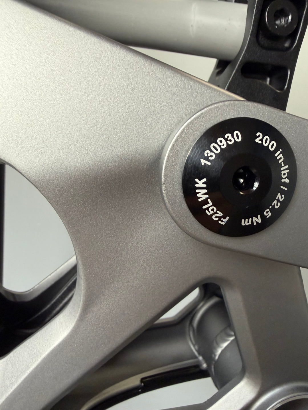 M1 FRAME TITANIUM GRAY- X-LARGE - BLEMISH