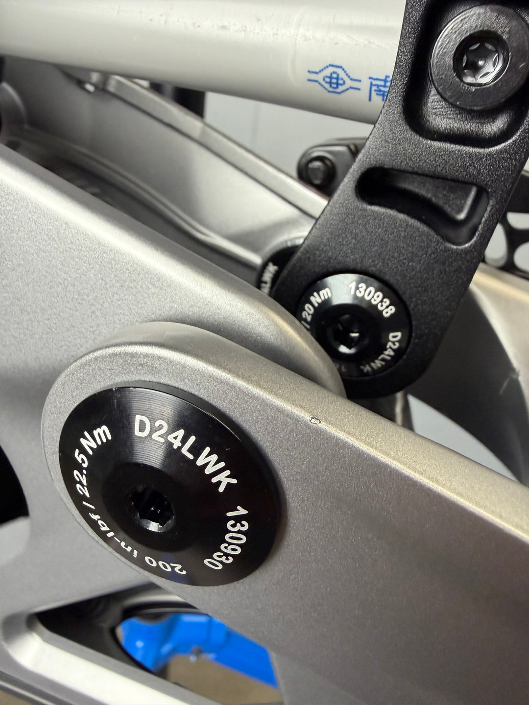 M1 FRAME TITANIUM GRAY- LARGE - BLEMISH