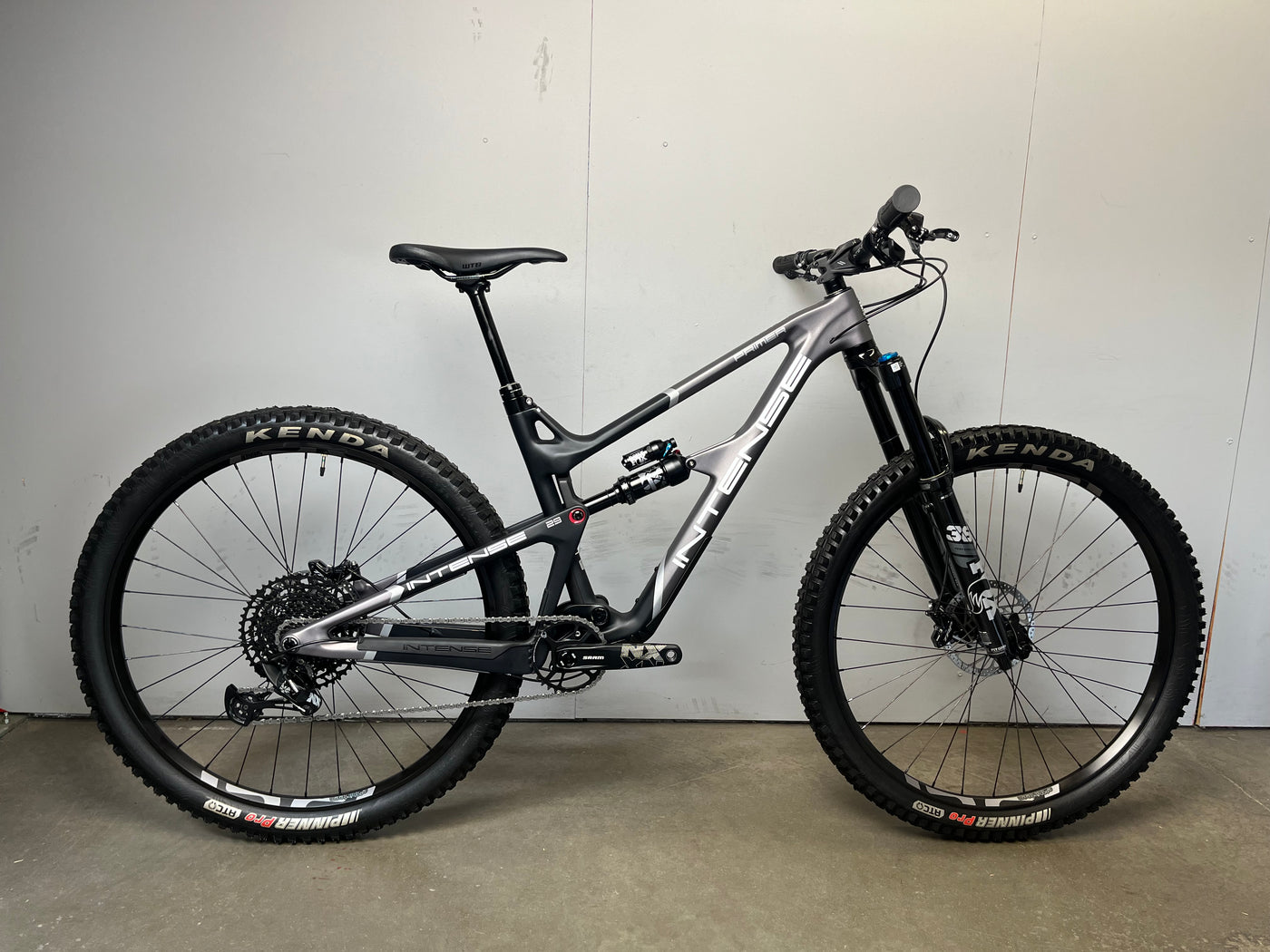 PRIMER 29 EXPERT - REFURBISHED - MEDIUM