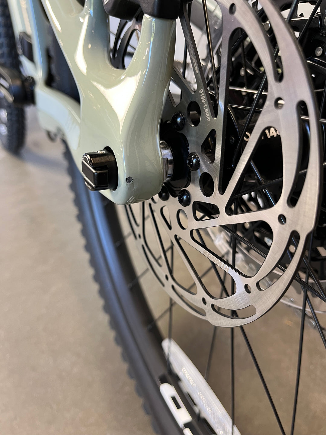 951 SERIES TRAIL (UDH) - XLARGE - REFURBISHED