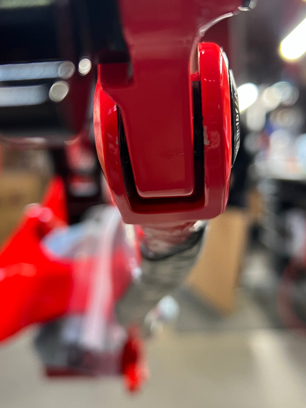 M1 FRAME RED - MEDIUM - BLEMISH